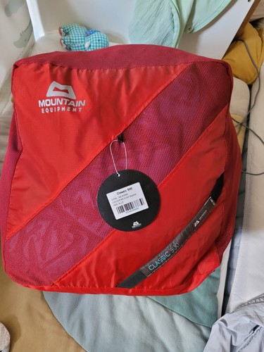 Unbenutzter mountain equipment - unbenutzter,